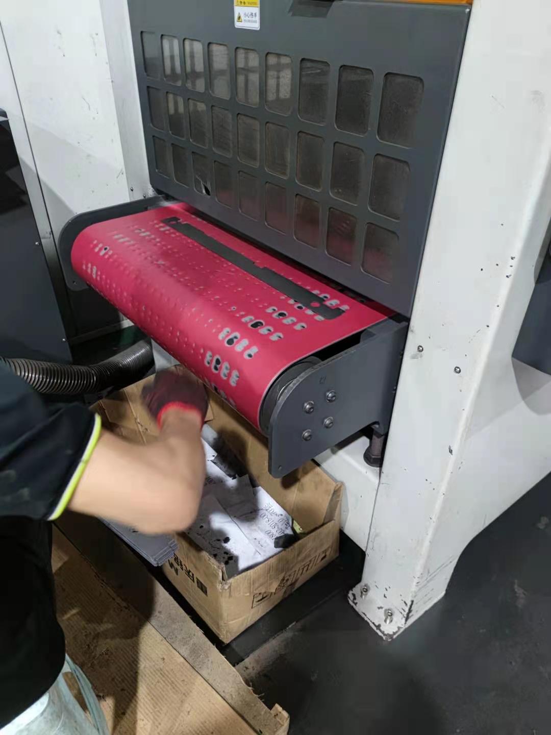 鈑金去毛刺機(jī)