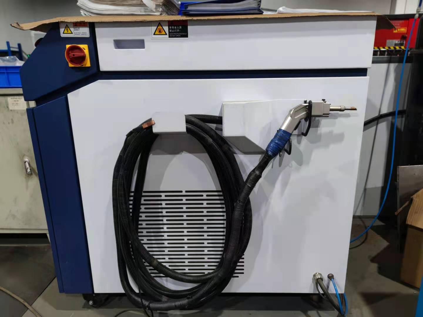 公司最新引進精密鈑金利器,激光焊機